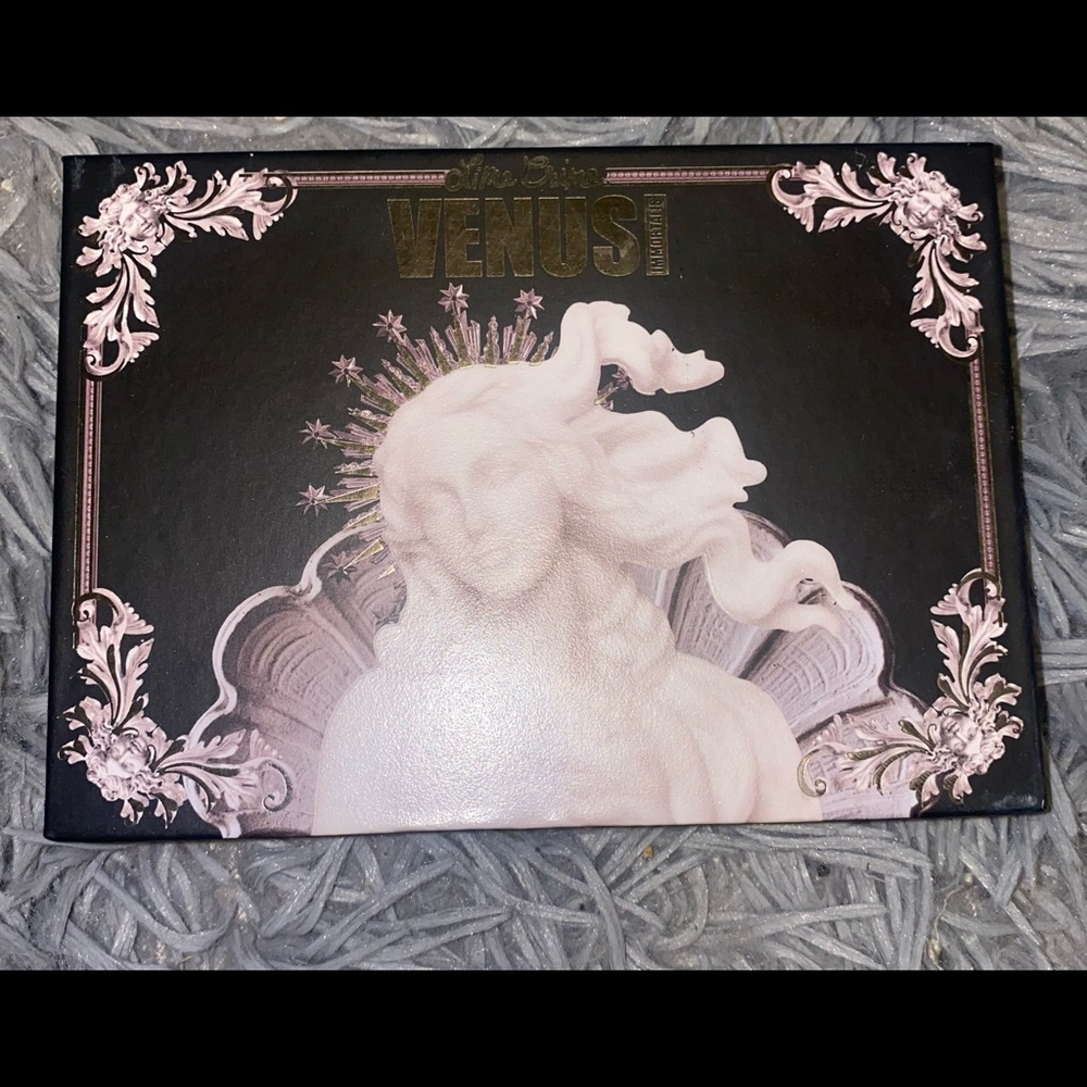 Line crime Venus immortalis eyeshadow pallet